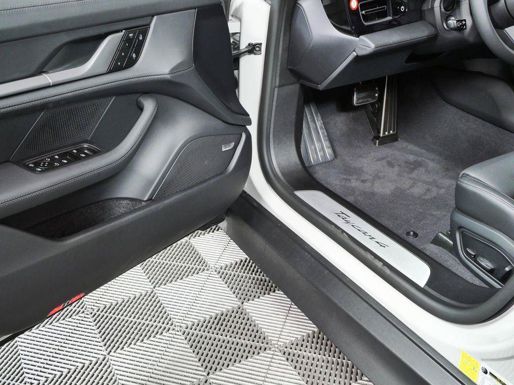New 2026 Porsche Taycan RWD image 8