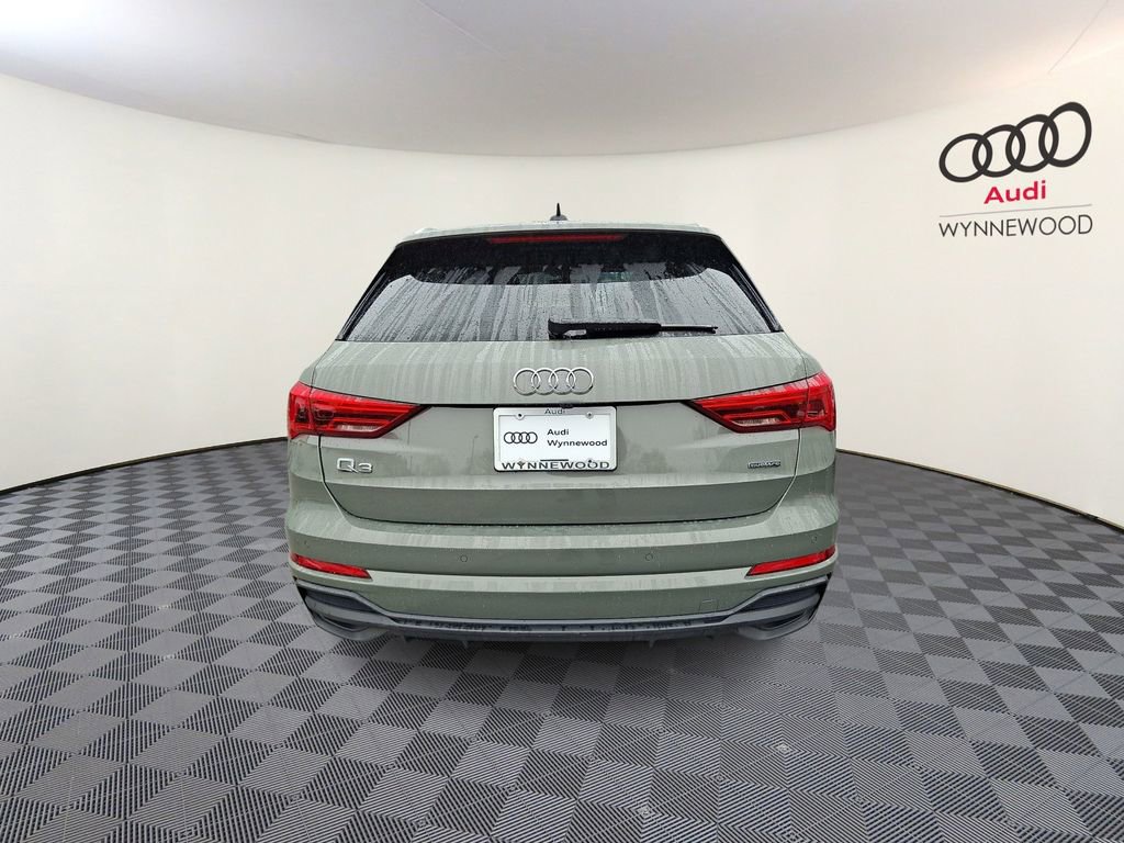 Used 2023 Audi Q3 2.0T Premium w/ 19" Wheel Package AWD/4WD image 5