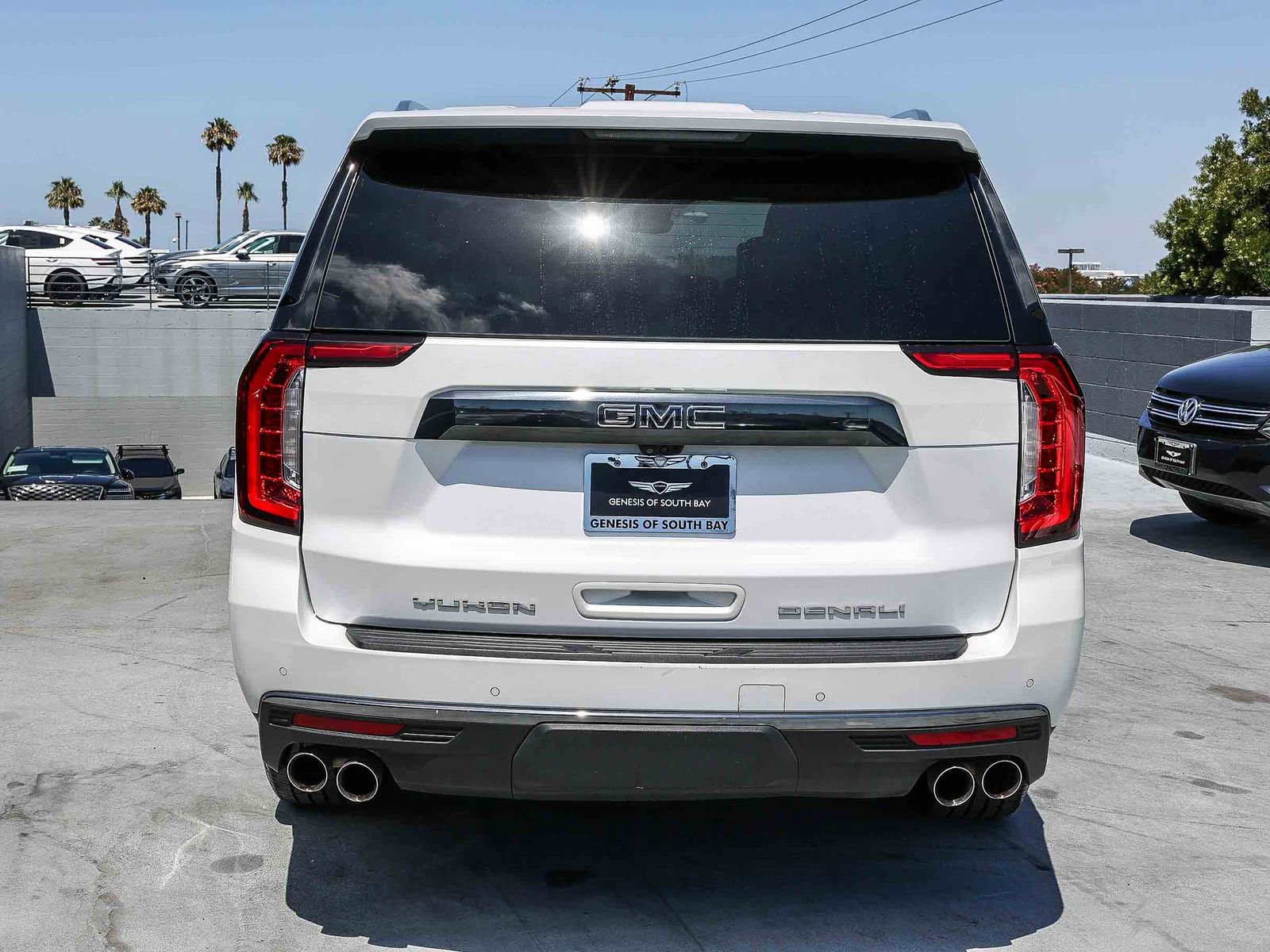 Used 2023 GMC Yukon XL Denali Ultimate AWD/4WD image 5