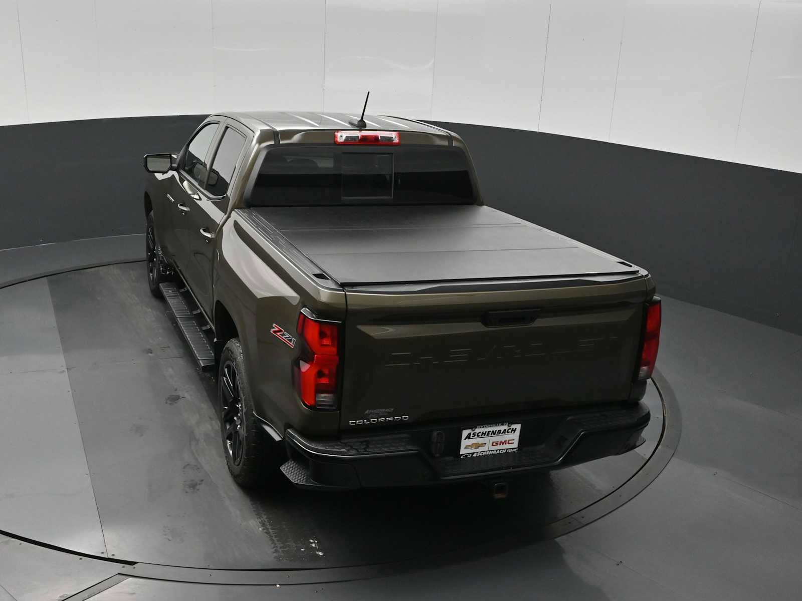 Used 2024 Chevrolet Colorado Z71 w/ Z71 Convenience Package 2 image 15