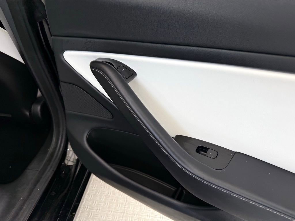 Used 2020 Tesla Model 3 Performance image 25