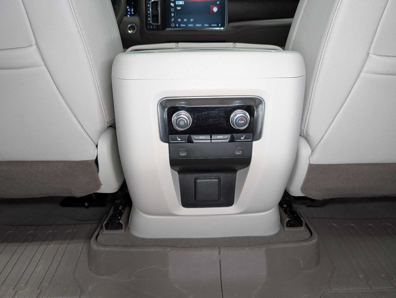 Certified 2022 GMC Yukon Denali w/ Max Trailering Package AWD/4WD image 23