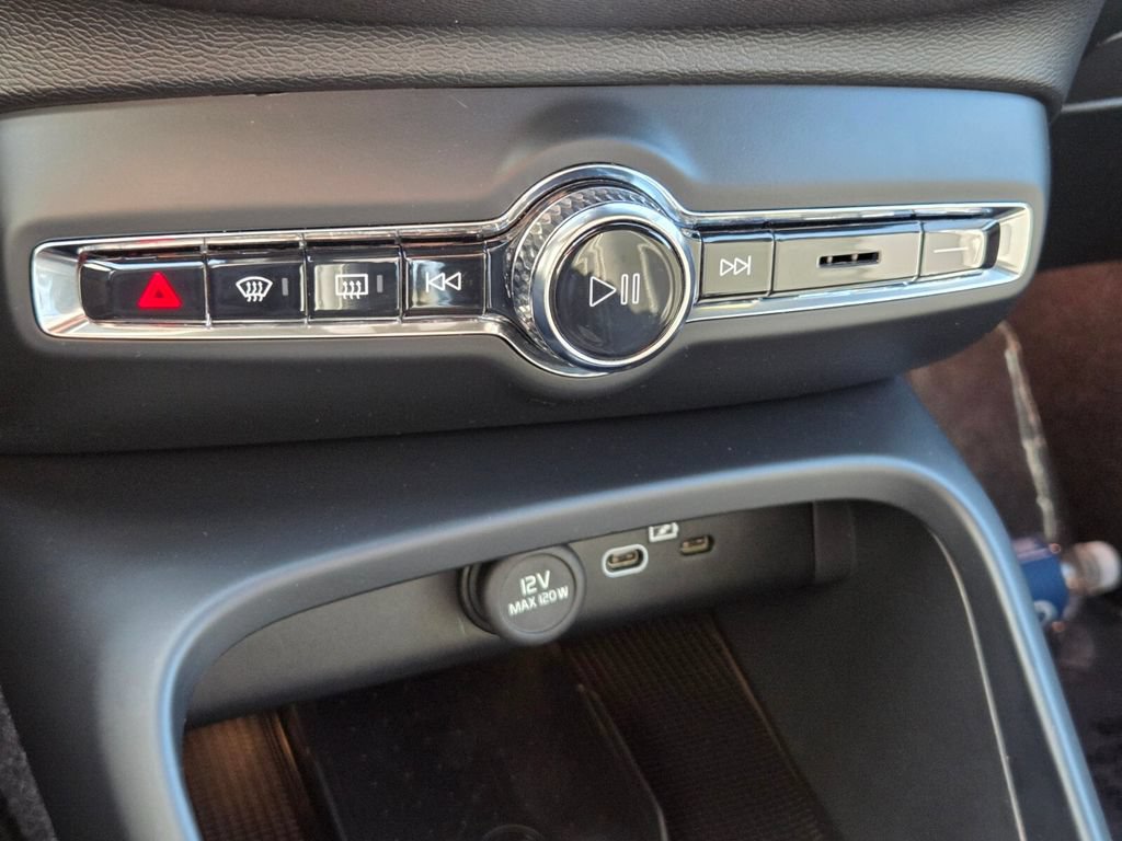 Certified 2023 Volvo XC40 Recharge Plus AWD/4WD image 30