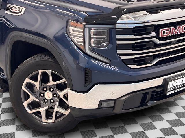 Used 2022 GMC Sierra 1500 SLT w/ SLT Premium Plus Package AWD/4WD image 14