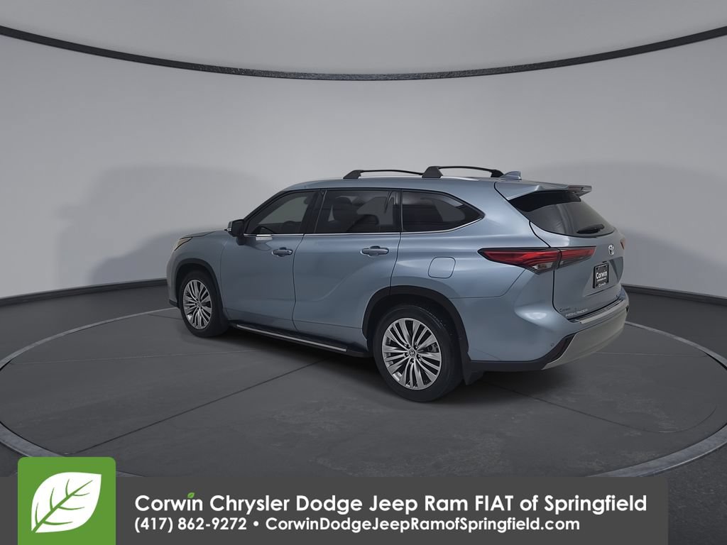 Used 2023 Toyota Highlander Platinum FWD image 11