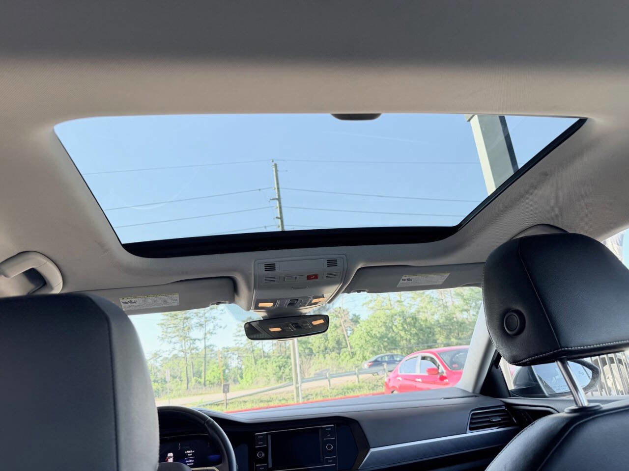 Used 2024 Volkswagen Jetta SE image 11