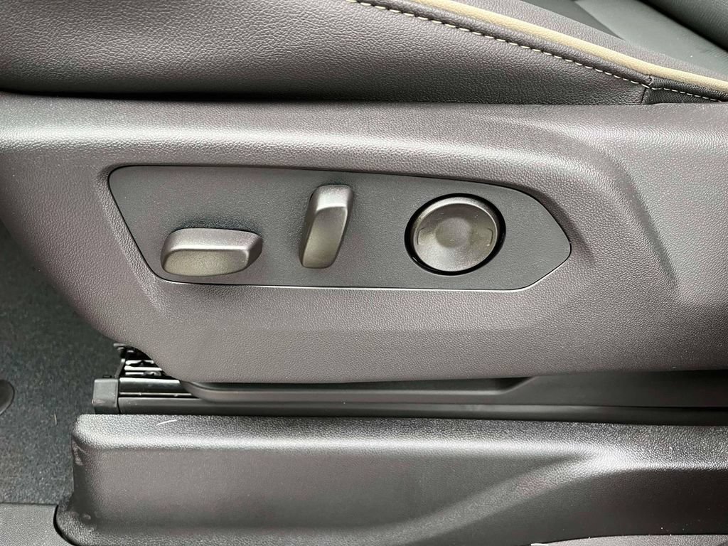 New 2026 GMC Yukon XL Elevation AWD/4WD image 25