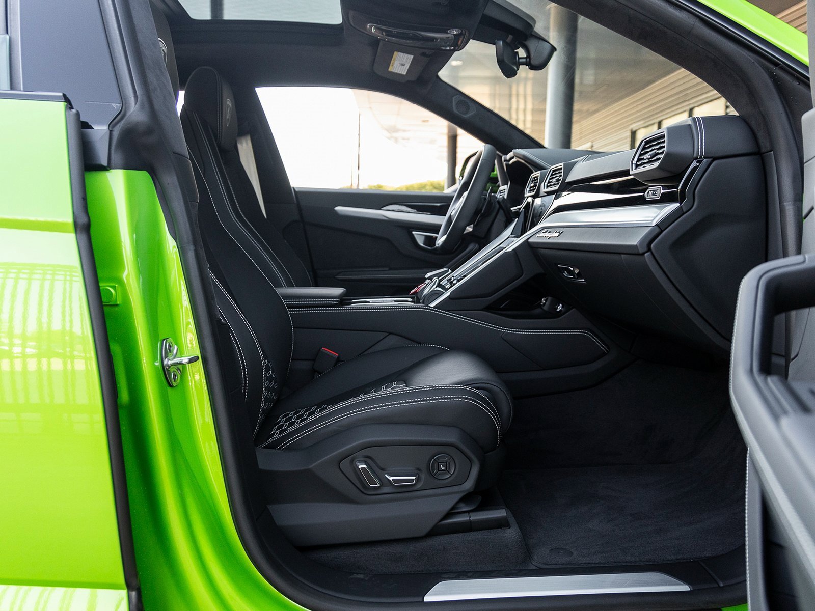 Used 2024 Lamborghini Urus S image 44