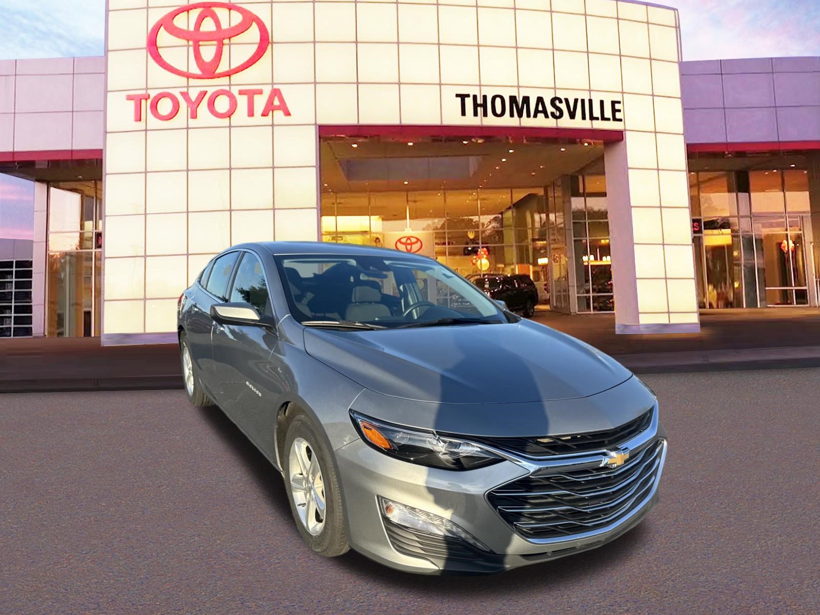 Used 2024 Chevrolet Malibu LT image 3