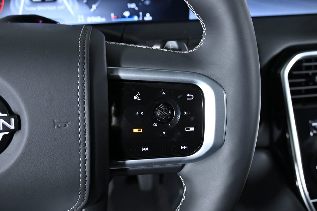 New 2025 Nissan Armada Platinum Reserve image 11