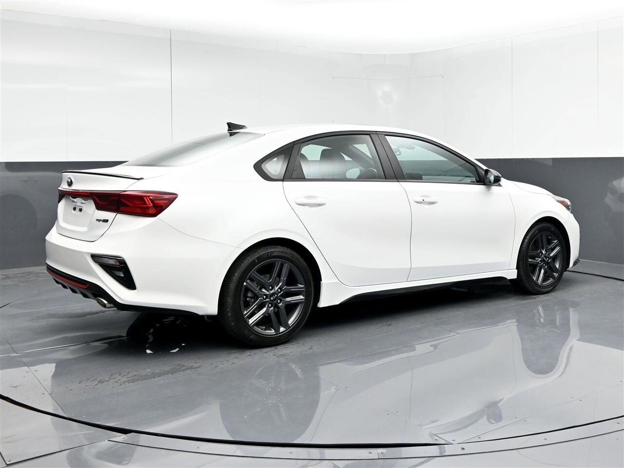 Used 2021 Kia Forte GT-Line w/ GT-Line Premium Package image 5