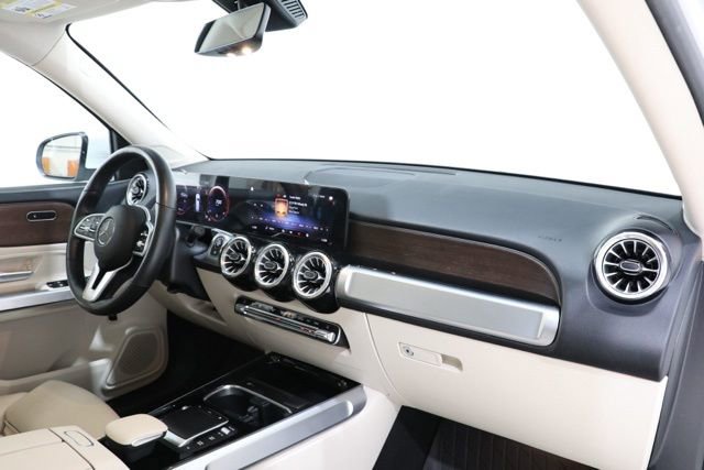 Used 2022 Mercedes-Benz GLB 250 4MATIC image 13