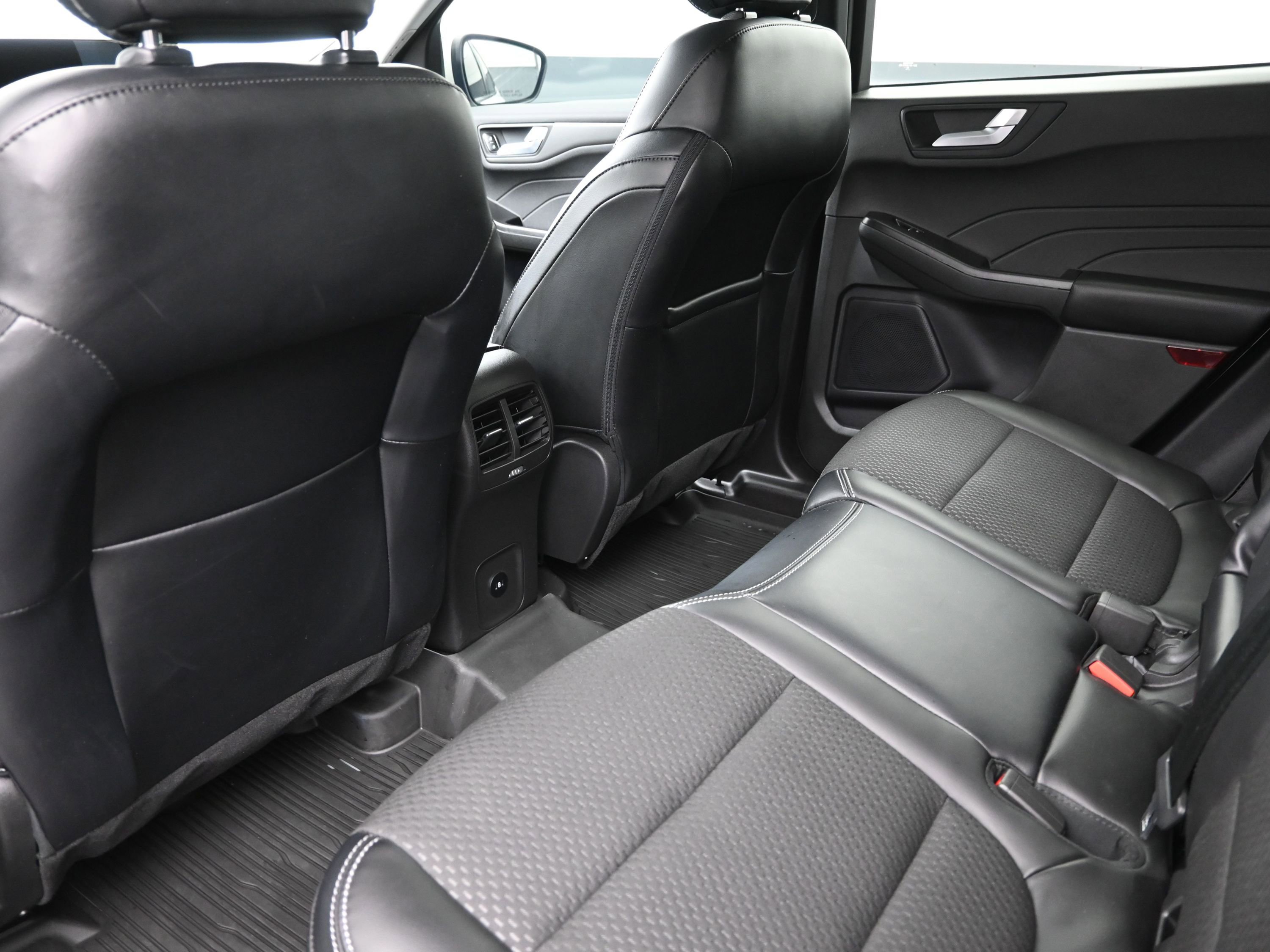 Used 2023 Ford Escape SE image 21