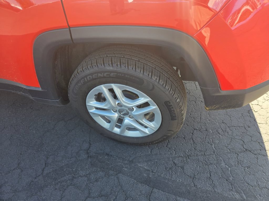 Used 2018 Jeep Compass Sport AWD/4WD image 10