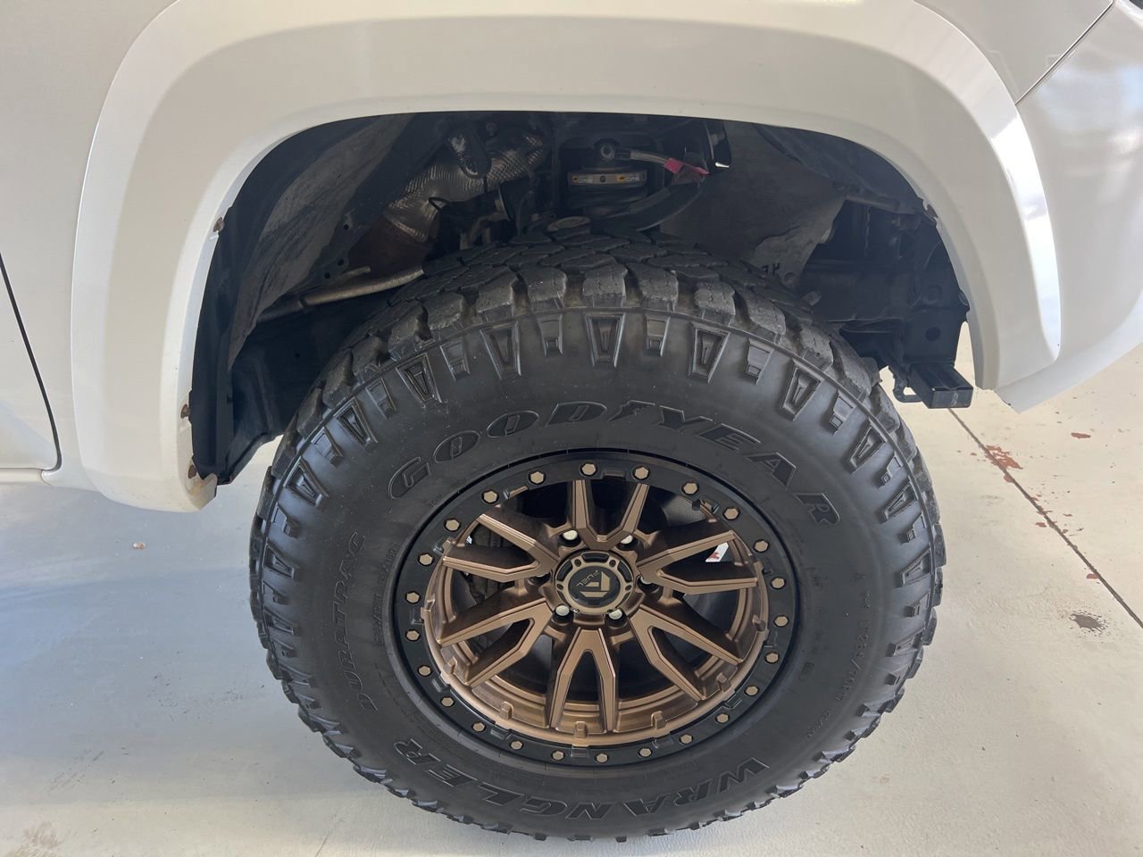 Used 2020 Toyota Tacoma TRD Sport AWD/4WD image 17