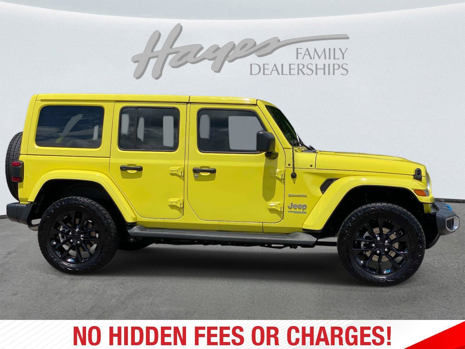 Used 2022 Jeep Wrangler Unlimited Sahara w/ Cold Weather Group AWD/4WD image 2