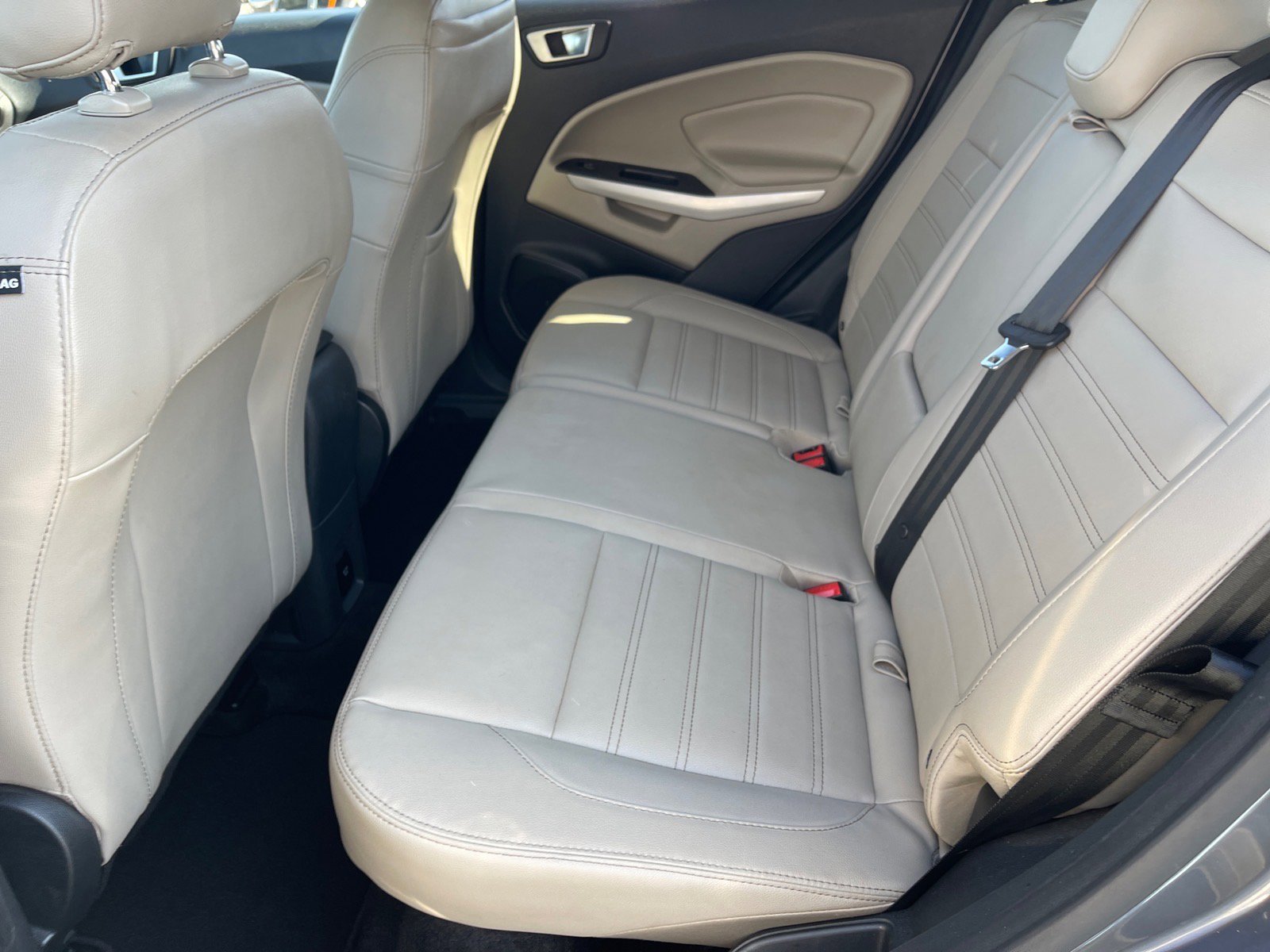 Used 2021 Ford EcoSport Titanium image 12