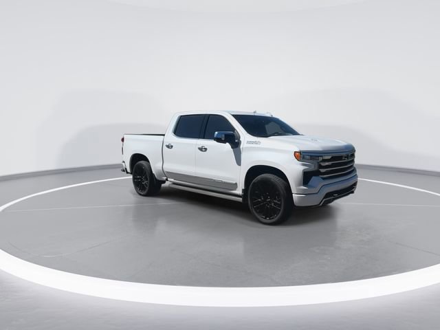 Used 2023 Chevrolet Silverado 1500 High Country w/ High Country Premium Package AWD/4WD image 2
