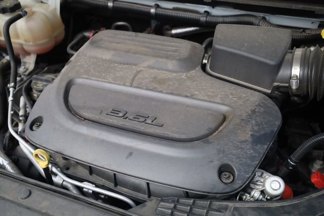 Used 2023 Chrysler Pacifica Touring-L image 8