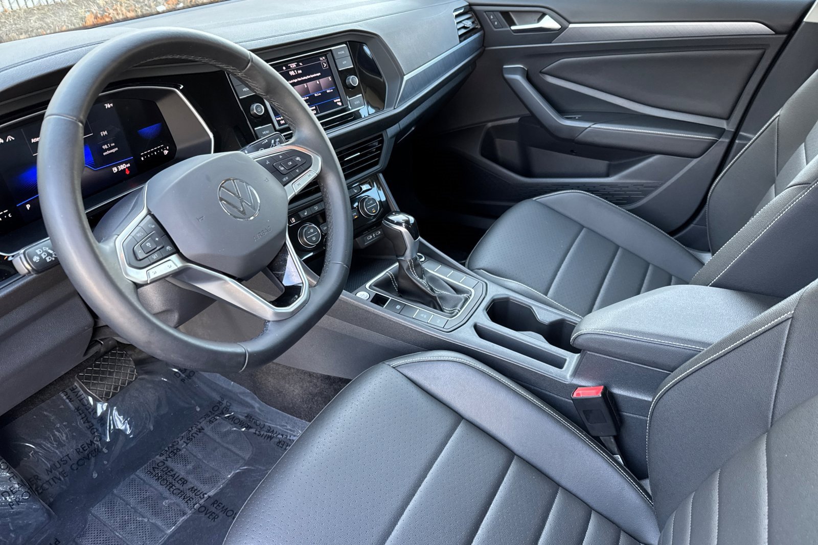 Used 2024 Volkswagen Jetta SE image 10