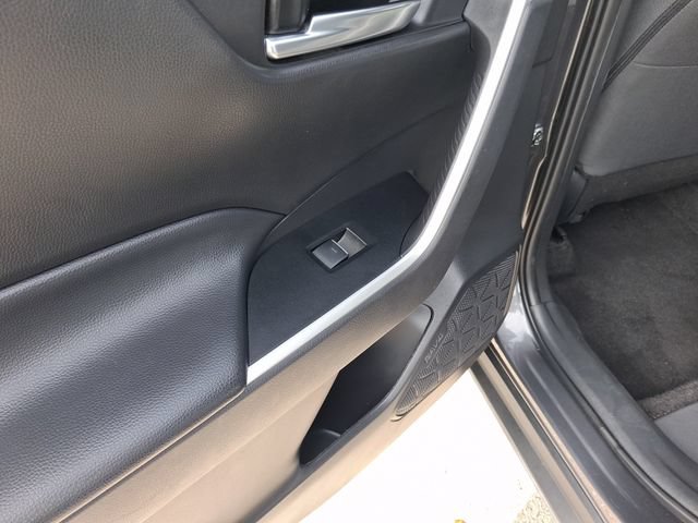 Used 2024 Toyota RAV4 XLE FWD image 10