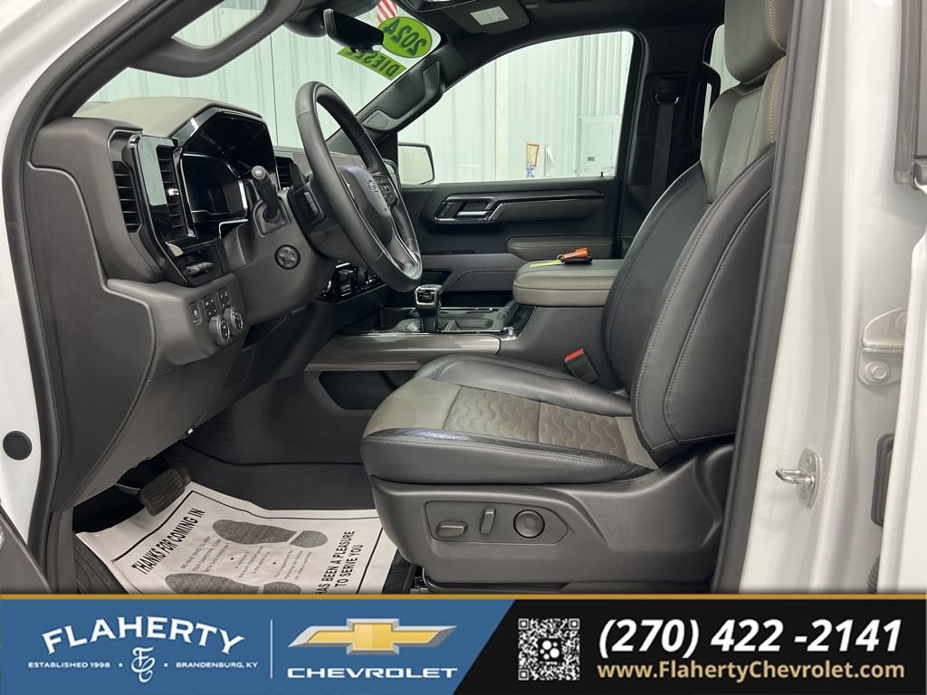 Used 2024 Chevrolet Silverado 1500 ZR2 w/ Technology Package AWD/4WD image 9