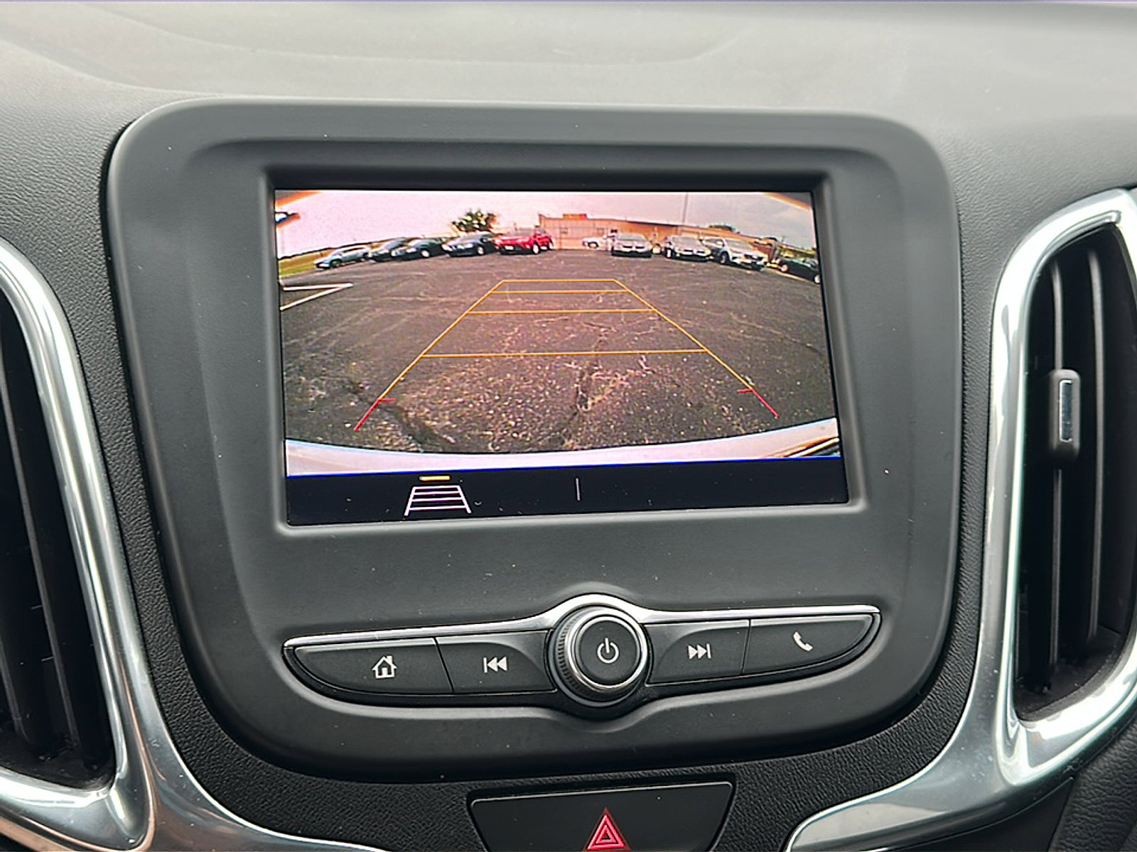 Used 2021 Chevrolet Equinox LT image 32