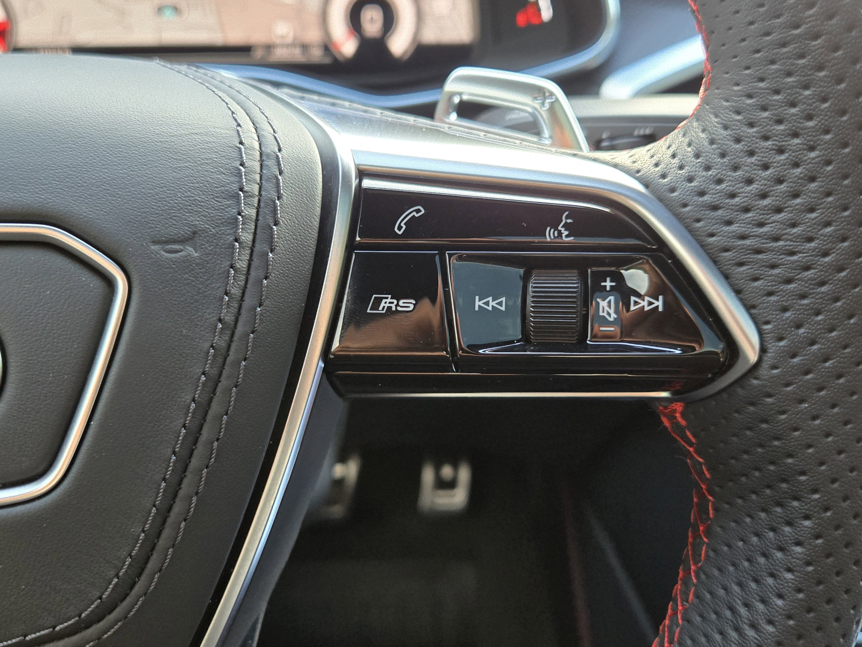 Used 2026 Audi RS 7 Performance w/ Matte Carbon Package AWD/4WD image 15
