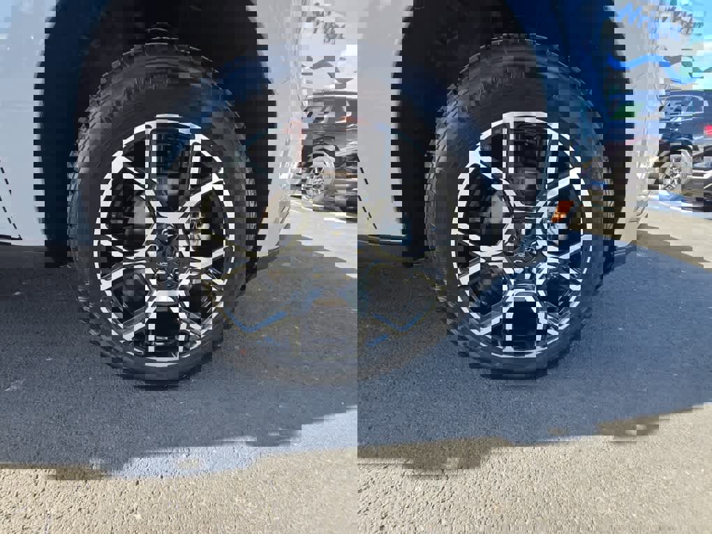 Used 2025 Ford Maverick Lariat w/ 4K Tow Package image 16