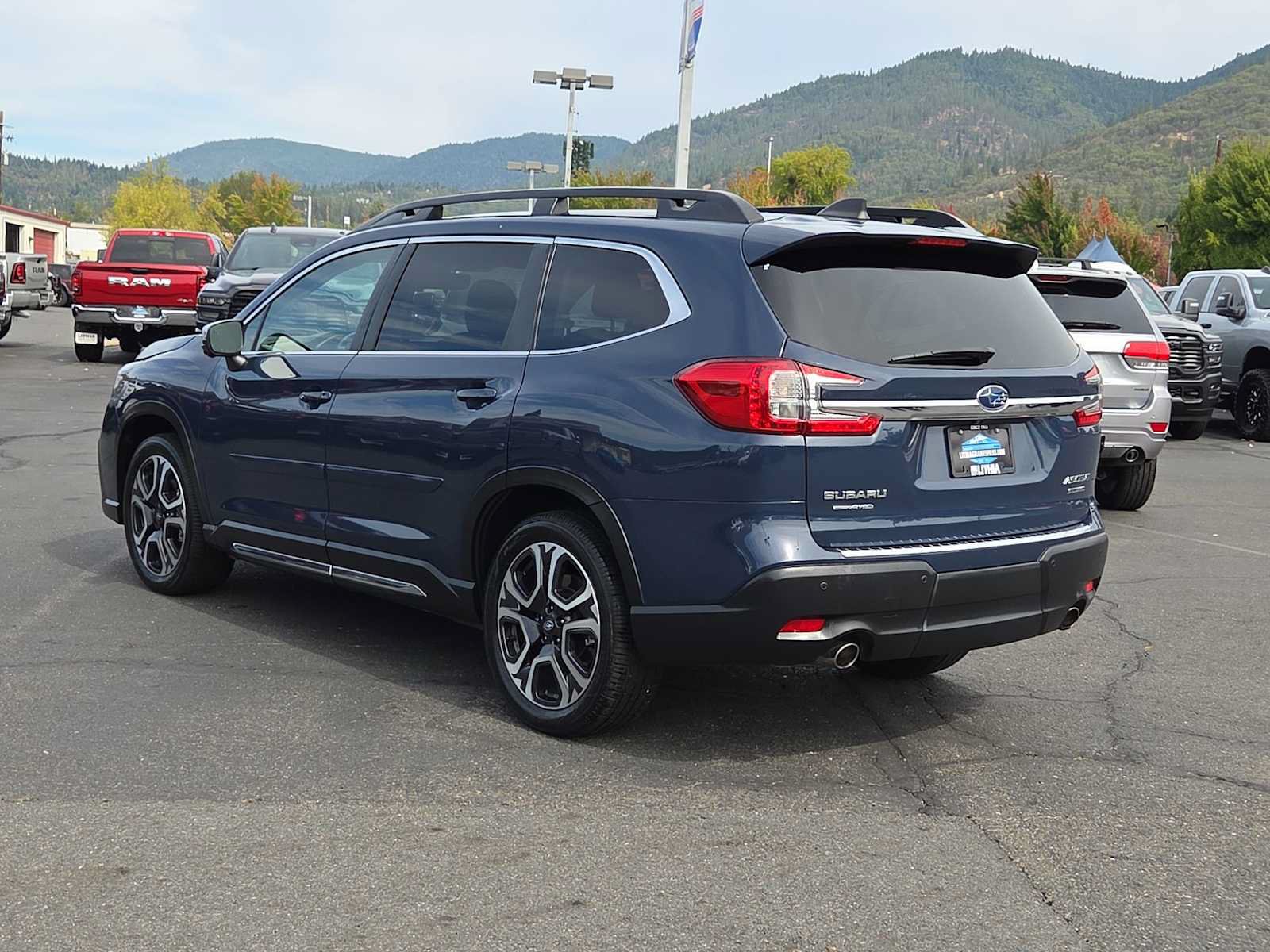 Used 2023 Subaru Ascent Limited w/ Technology Package AWD/4WD image 12