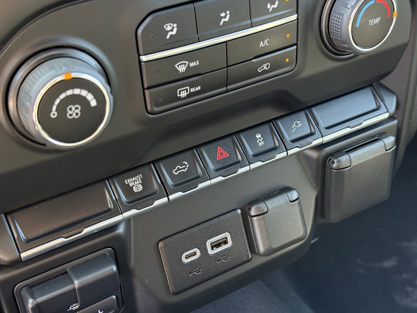 Used 2023 Chevrolet Silverado 2500 Custom w/ Custom Value Package image 25