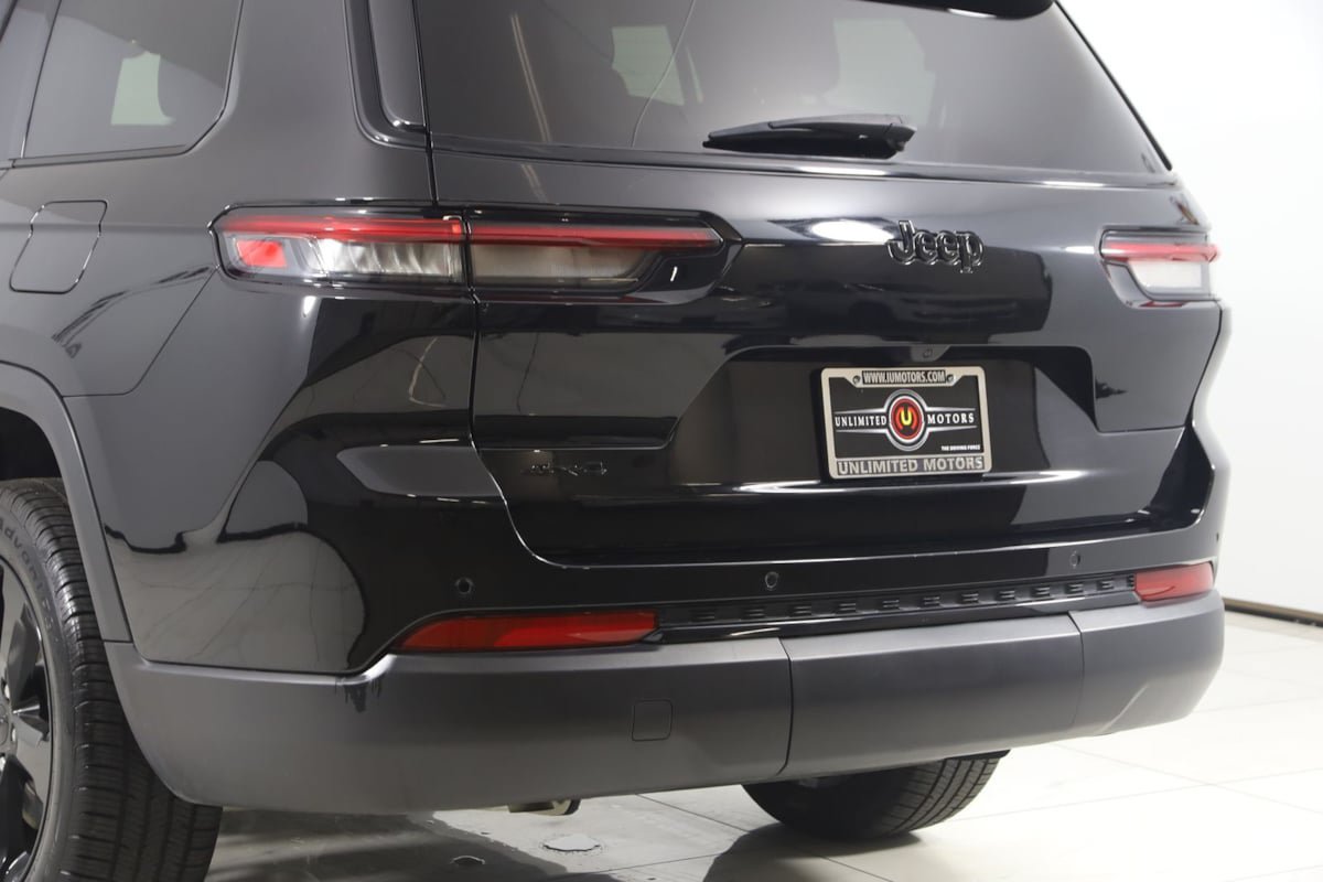 Used 2024 Jeep Grand Cherokee L Altitude AWD/4WD image 21