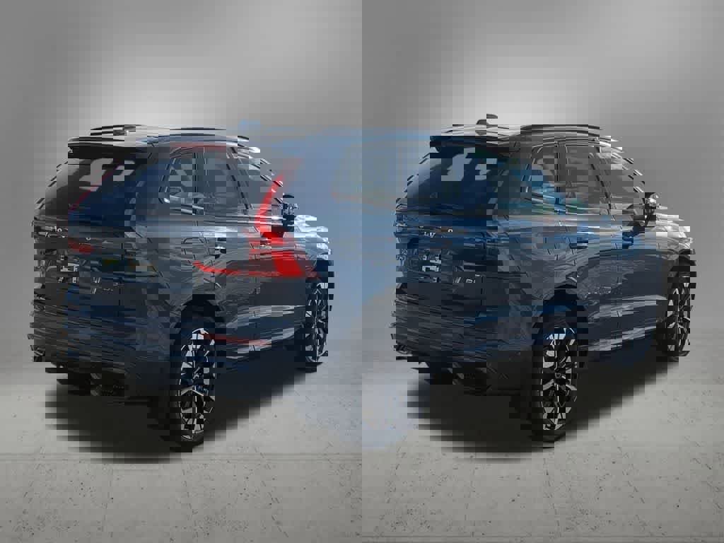 New 2026 Volvo XC60 B5 Plus w/ Protection Package Premier image 6