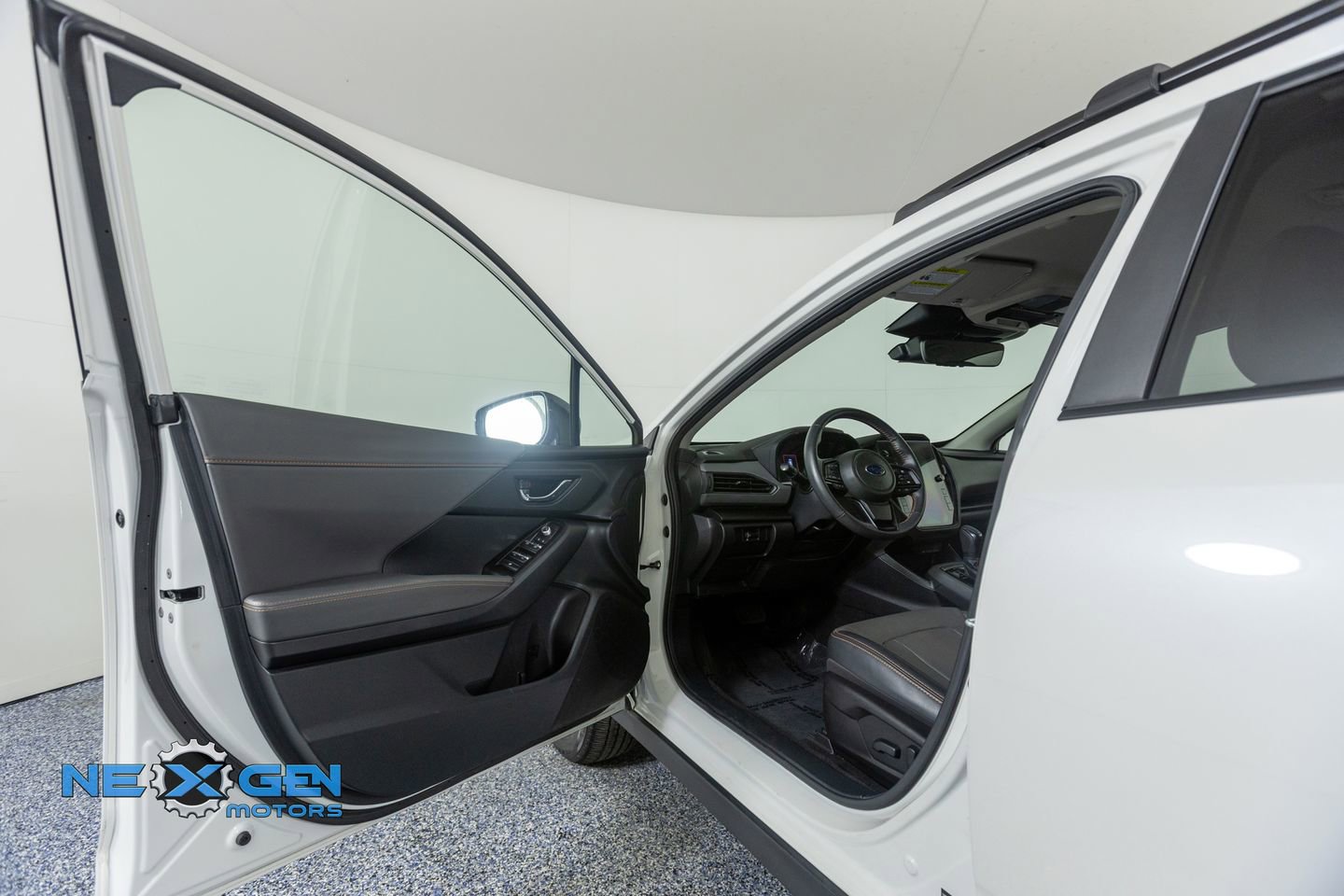 Used 2024 Subaru Crosstrek 2.5i Limited w/ Crosstrek Mirror Package image 9