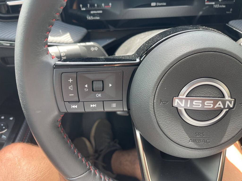 Used 2025 Nissan Kicks SR FWD image 16