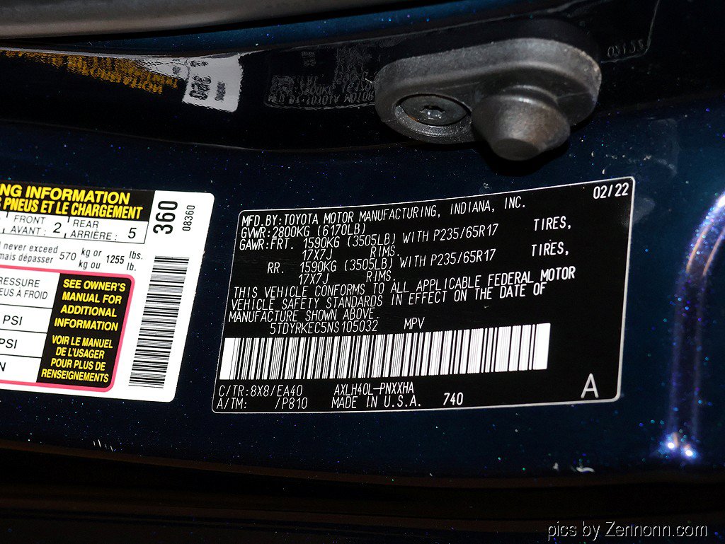 Used 2022 Toyota Sienna XLE FWD image 36