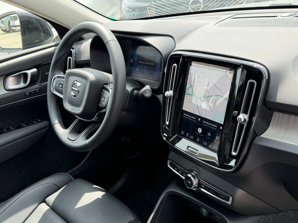 New 2026 Volvo XC40 B5 Plus w/ Climate Package AWD/4WD image 7