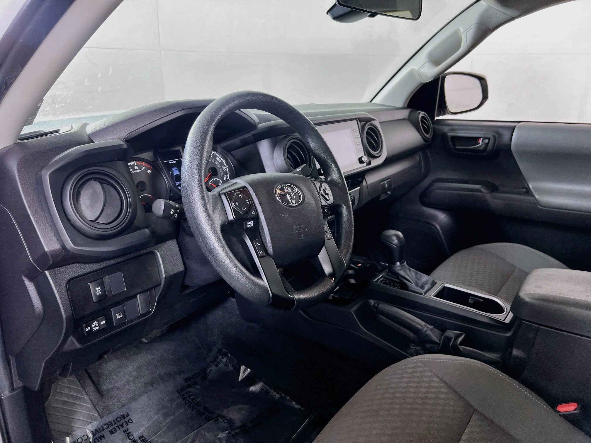 Used 2022 Toyota Tacoma SR AWD/4WD image 9