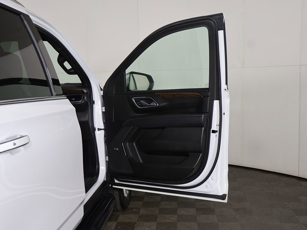 Used 2023 Chevrolet Suburban Premier AWD/4WD image 24