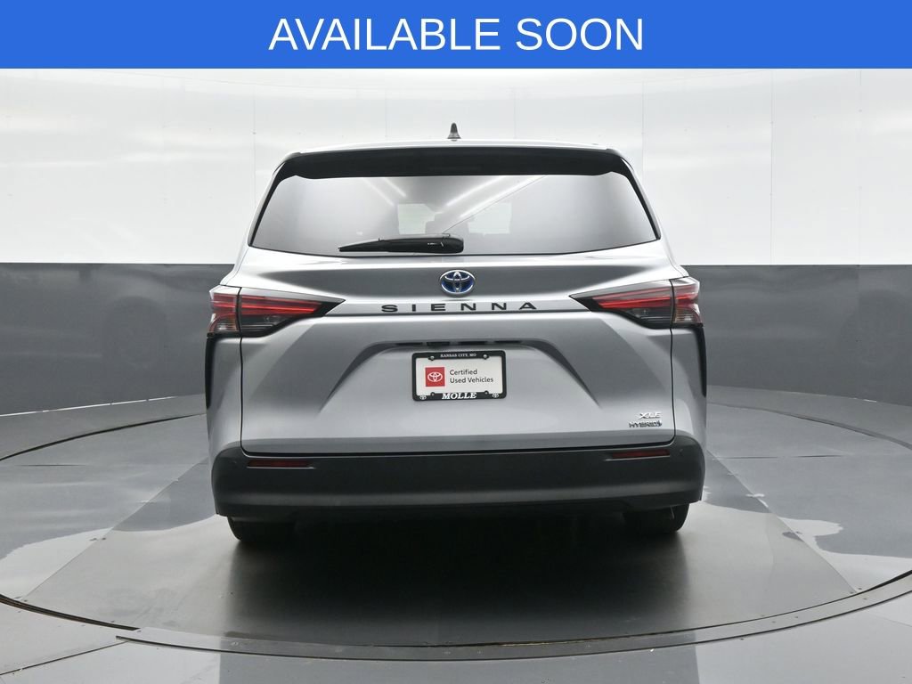 Certified 2021 Toyota Sienna XLE FWD image 6