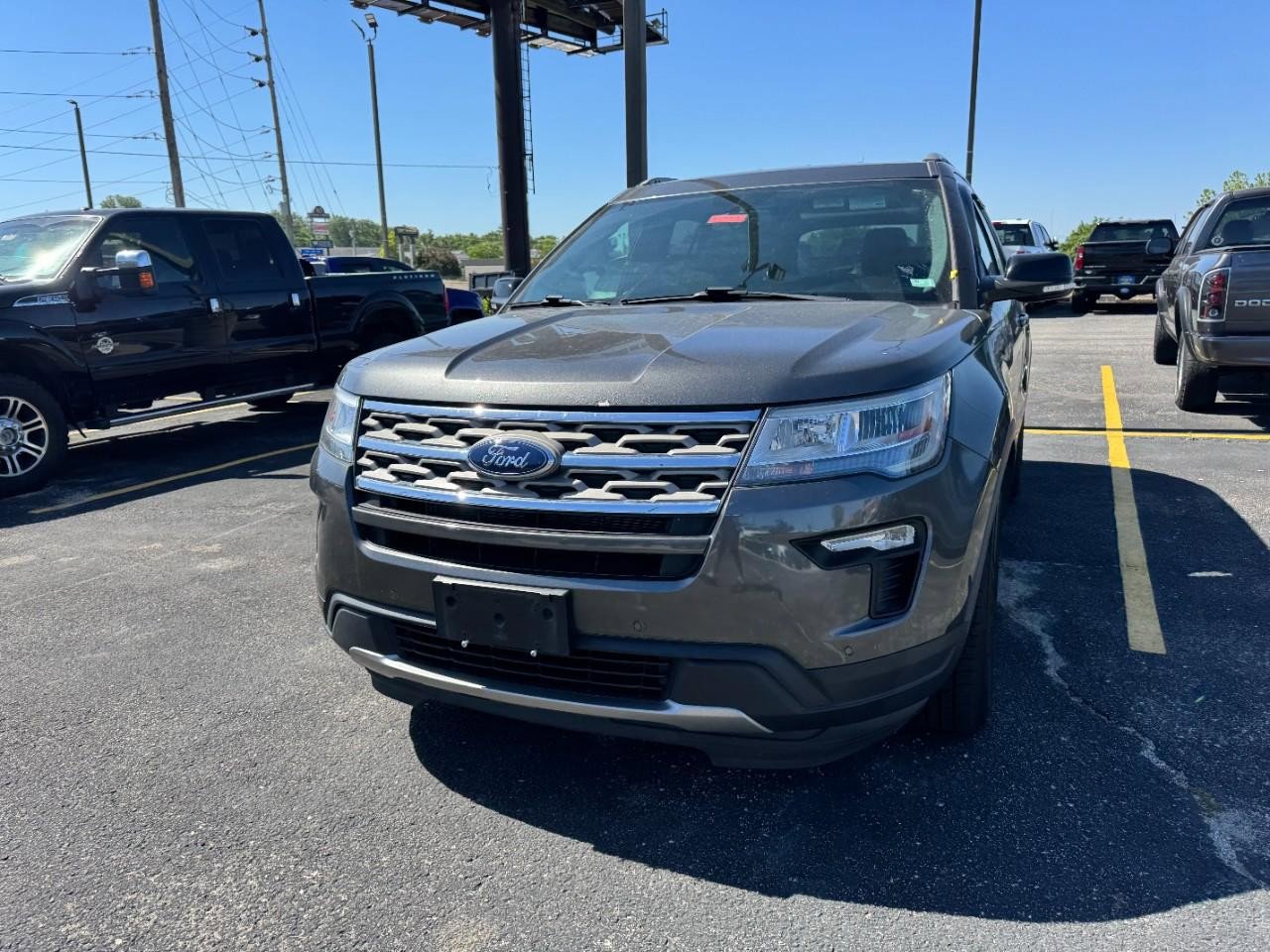 Used 2018 Ford Explorer XLT w/ Equipment Group 202A FWD image 5