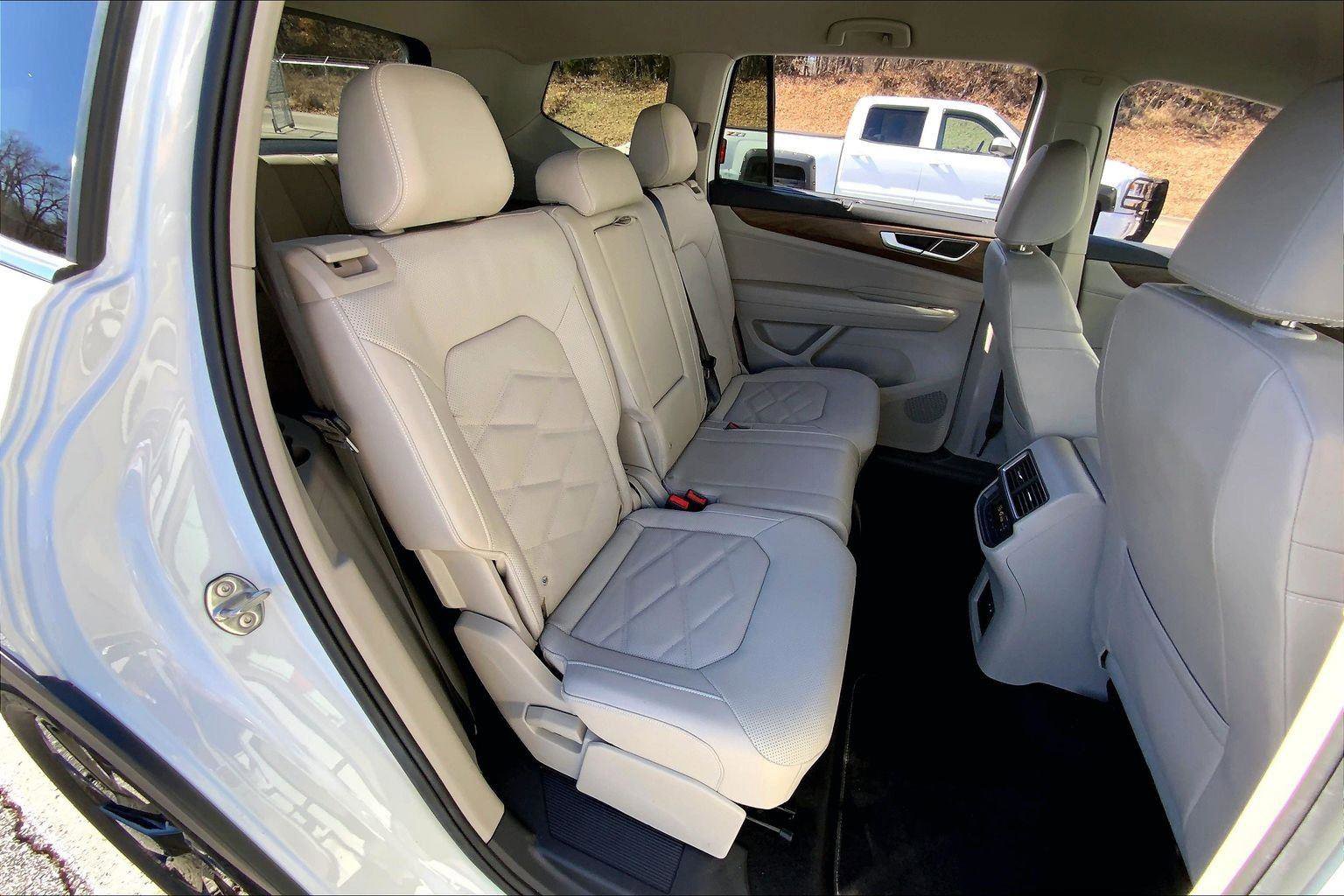 Used 2024 Volkswagen Atlas SE image 21