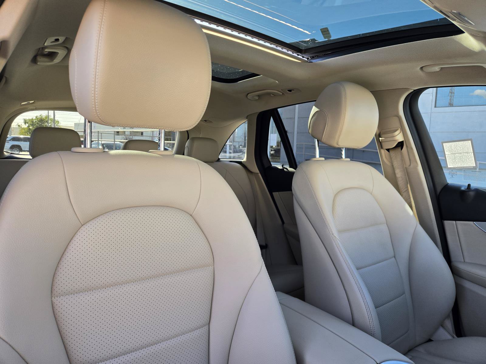 Used 2022 Mercedes-Benz GLC 300 w/ Premium Package Lite image 29
