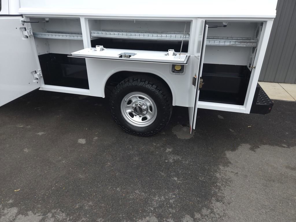 Used 2021 Ford F350 XL w/ Power Equipment Group AWD/4WD image 4