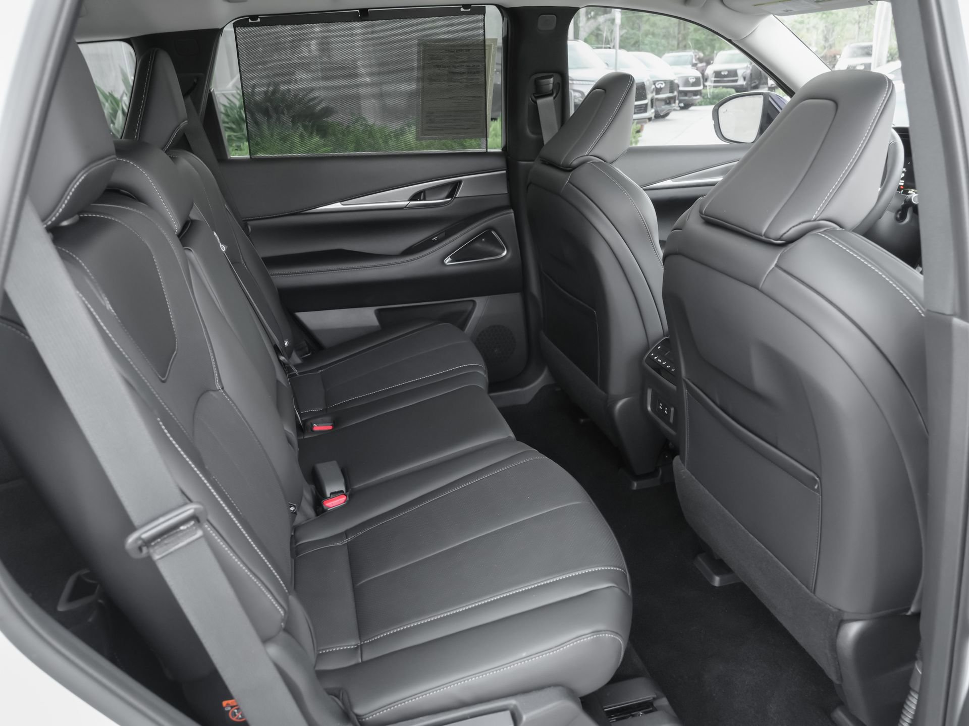 Certified 2026 INFINITI QX60 Luxe w/ Cargo Package FWD image 35