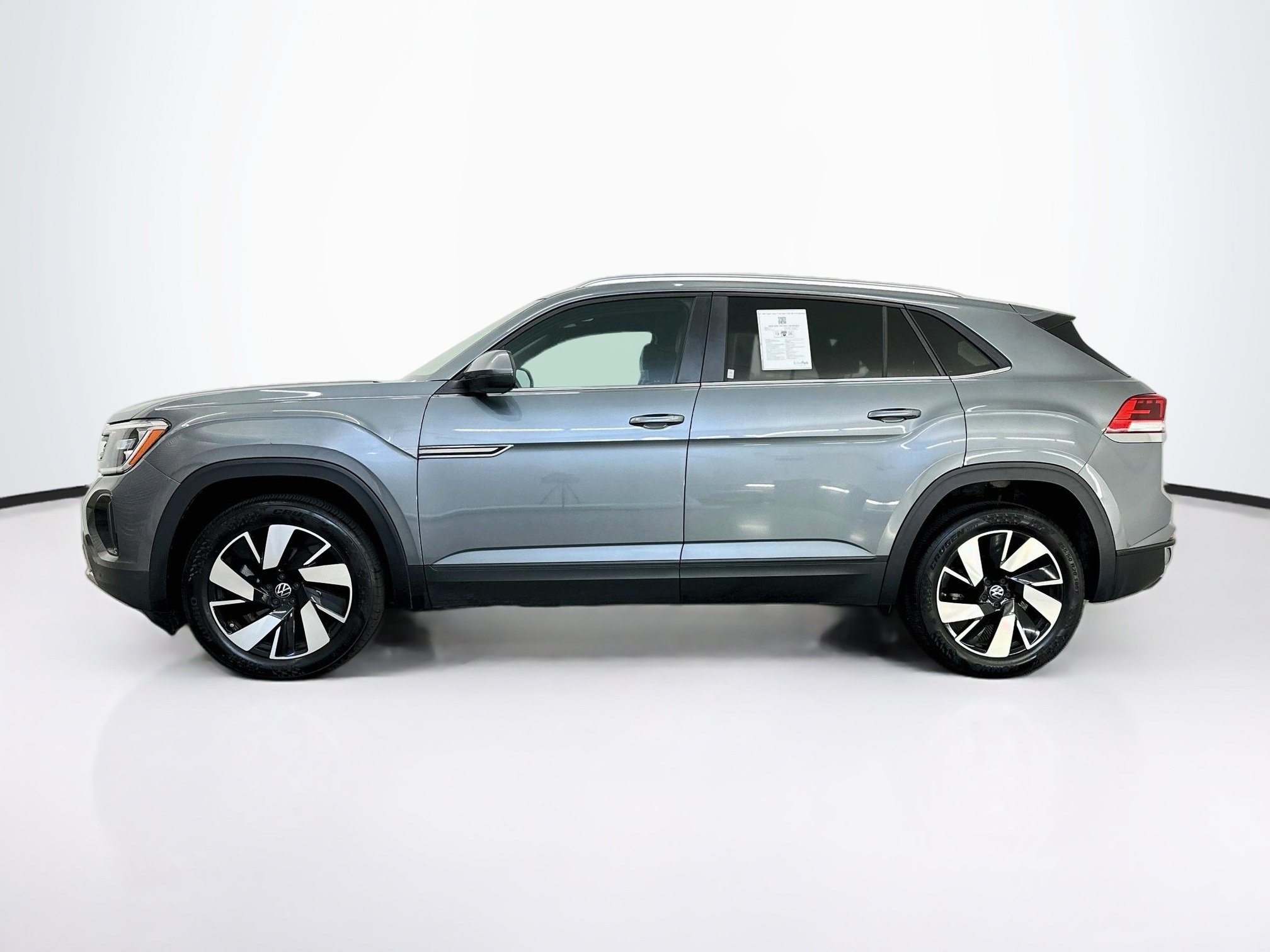 Used 2025 Volkswagen Atlas Cross Sport SE AWD/4WD image 4