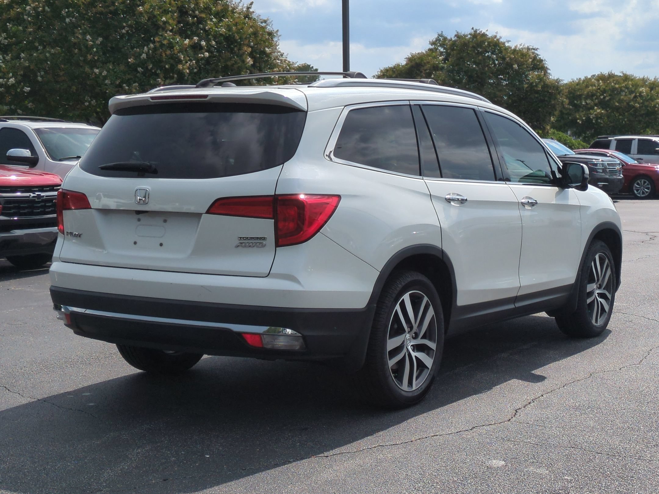 Used 2017 Honda Pilot Touring image 10