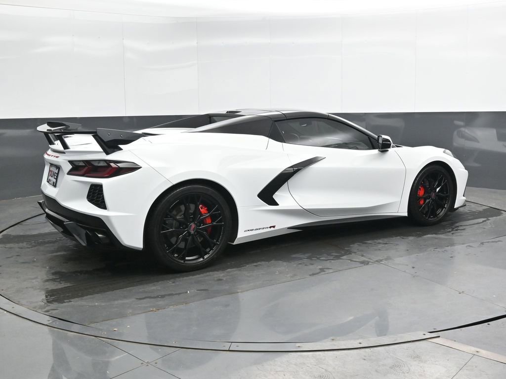 Used 2023 Chevrolet Corvette Stingray Premium Conv w/ Z51 Performance Package RWD image 2