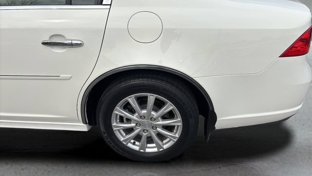 Used 2011 Buick Lucerne CXL FWD image 33