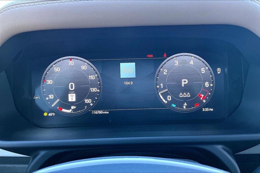 Used 2025 Land Rover Defender 110 X-Dynamic SE image 22